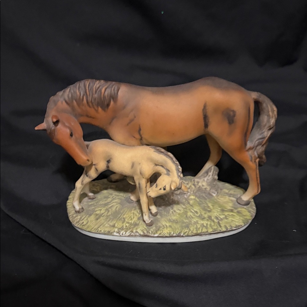 Vintage Horse Figurine Collection - Picture 6 of 6
